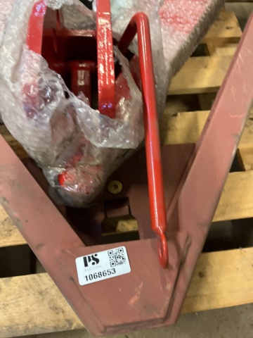 1068653-5 A - Frame attachment to the tractor