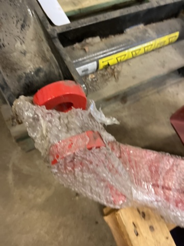 1068653-8 A - Frame attachment to the tractor