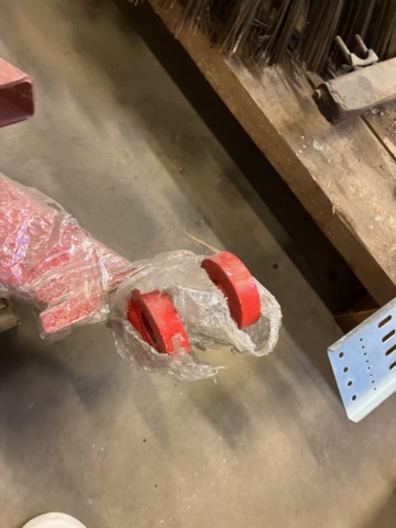 1068653-9 A - Frame attachment to the tractor