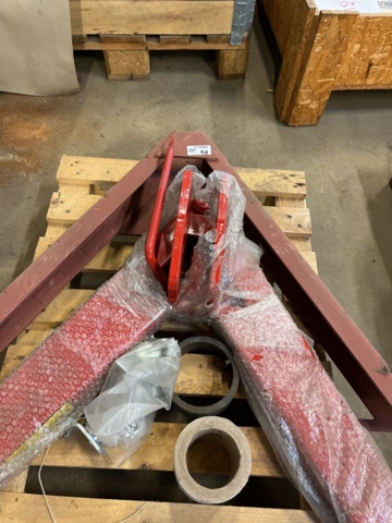 1068653-10 A - Frame attachment to the tractor