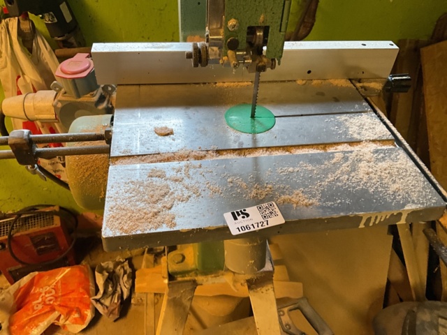 1061727-3 Smaller band saw INCA