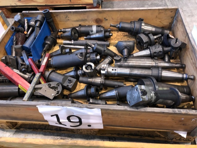 1111940-1 Koneistuskeskuksen työkaluja