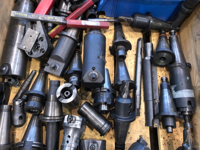 1111940-4 Koneistuskeskuksen työkaluja