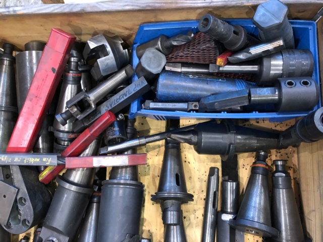 1111940-5 Koneistuskeskuksen työkaluja