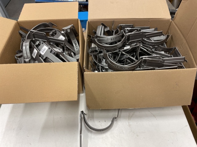 60 new Gutter Hooks adjustable - PS Auction - We value the future ...