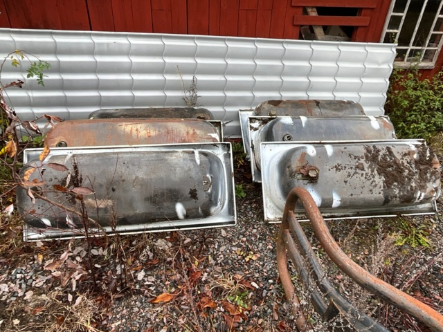 1061748-3 6 st. badkar till kreatur