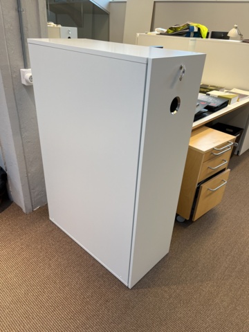 1111961-1 Skrivbordshurts hög, Horreds