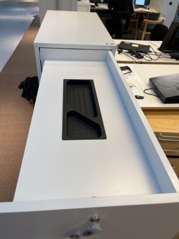 1111961-4 Skrivbordshurts hög, Horreds