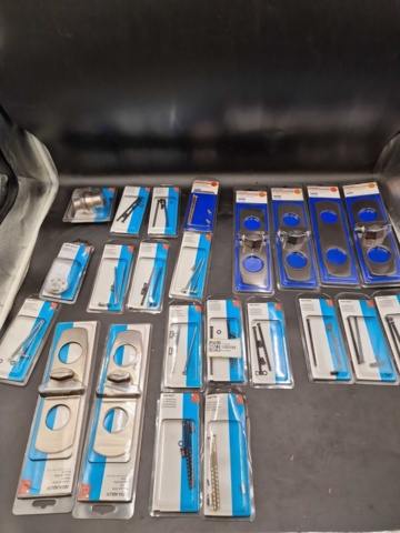 1103194-1 Assortment of Assa Abloy handle screw + knob plate - Shipping included