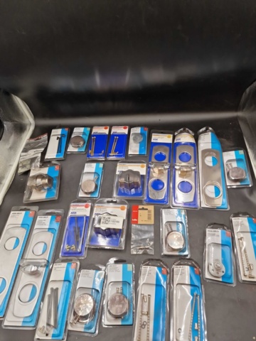 1103195-1 Assortment of Assa Abloy knob plate etc. - Shipping included