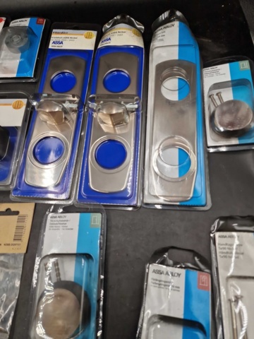 1103195-2 Assortment of Assa Abloy knob plate etc. - Shipping included