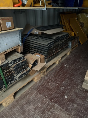 897673-6 20 foot Container volvo engine D6H -10 Caterpillar plates garbage parts