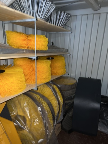 897673-8 20 foot Container volvo engine D6H -10 Caterpillar plates garbage parts