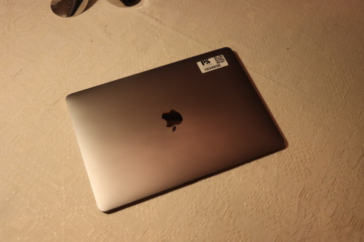 1034030-1 MacBook Air 13 i5 Ram8 (2020)