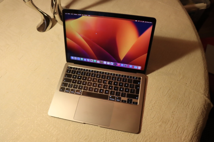 1034030-5 MacBook Air 13 i5 Ram8 (2020)