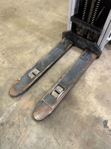 1112587-8 Handstaplare med el-lyft, Intra