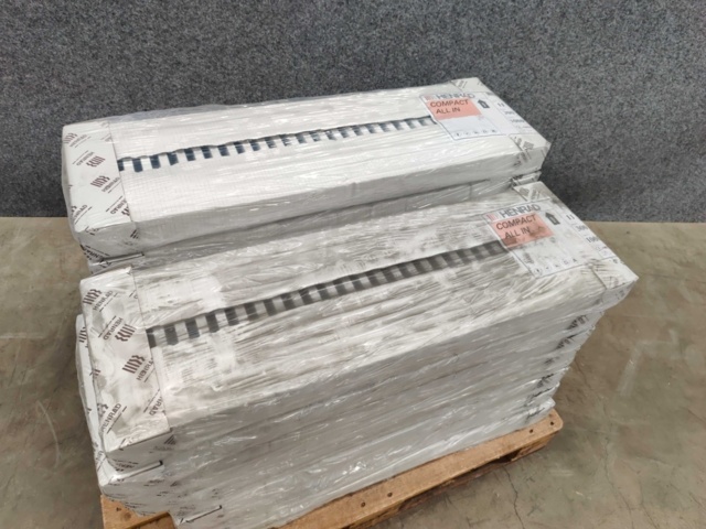 1099392-2 17 radiators Henrad Compact All In 11 300x1000 mm