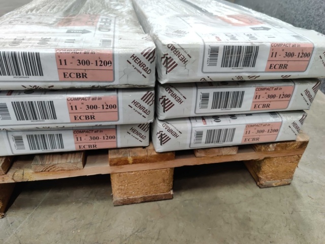 1099393-3 6 Radiators Henrad Compact All In 11 300x1200 mm