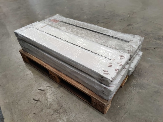 1099393-7 6 Radiators Henrad Compact All In 11 300x1200 mm