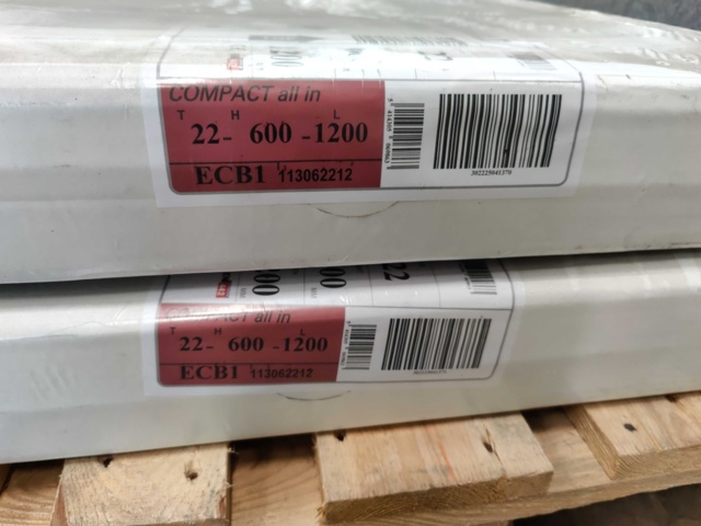 1099407-3 2 radiators Henrad Compact All In 22 600x1200 mm