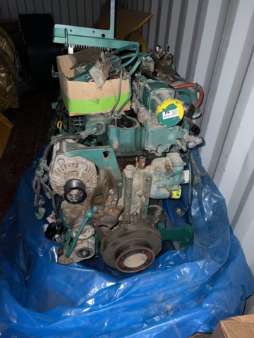 897673-38 20 foot Container volvo engine D6H -10 Caterpillar plates garbage parts
