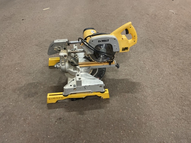 898499-1 DeWALT DW707 Cut and miter saw