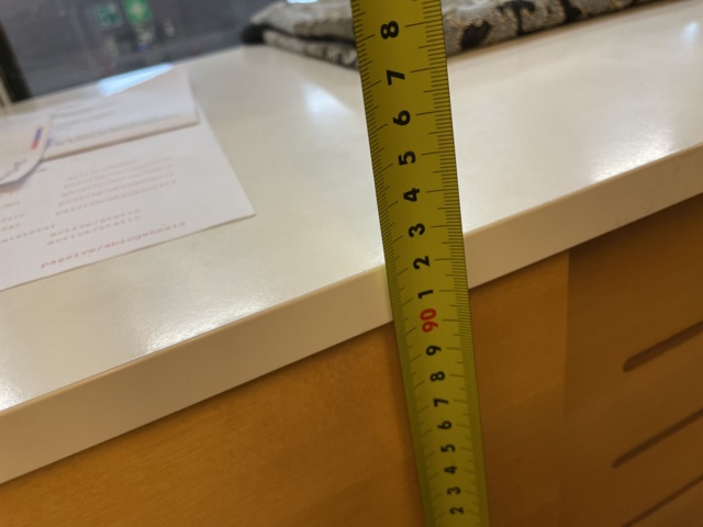 1085846-13 Fikarum med möbler och diverse