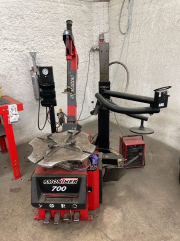1085856-1 Smonther Tire machine with auxiliary arm