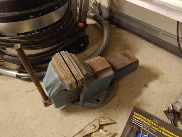 888389-7 Good to have for the garage