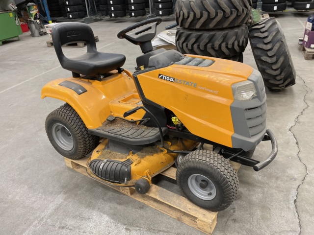 998940-3 Riding lawnmower Stiga (Renovation object / Spare parts machine)