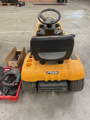 998940-5 Riding lawnmower Stiga (Renovation object / Spare parts machine)