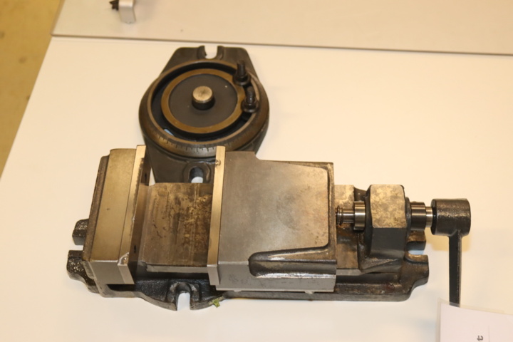 1113222-13 Tormach PCNC 1100 CNC milling machine