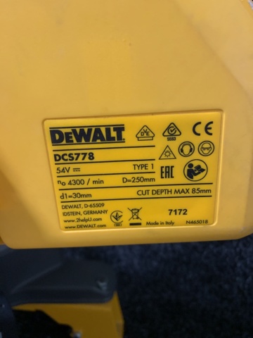 1101414-10 Miter saw Dewalt DCS778