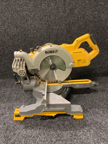 1101414-2 Miter saw Dewalt DCS778