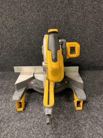 1101414-3 Miter saw Dewalt DCS778