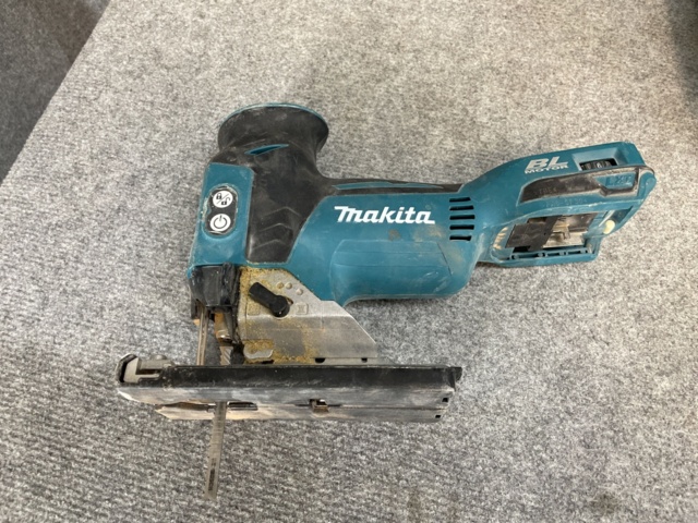 1085869-2 Makita tool kit