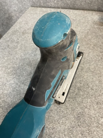 1085869-6 Makita tool kit