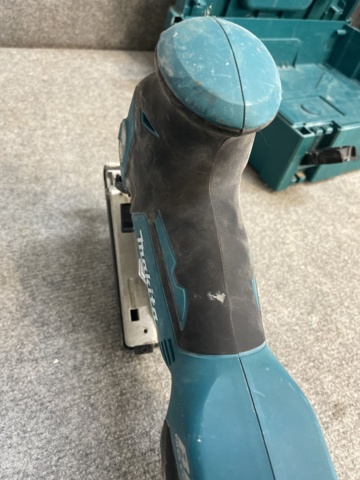 1085869-7 Makita tool kit