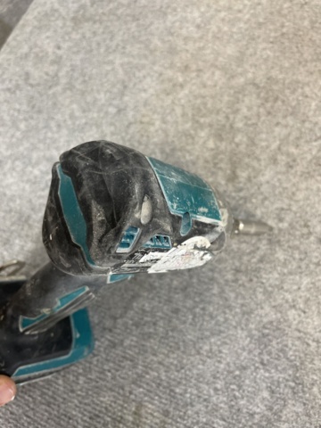 1085869-18 Makita tool kit