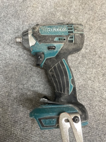 1085869-20 Makita tool kit