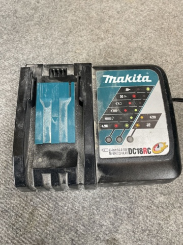 1085869-29 Makita tool kit