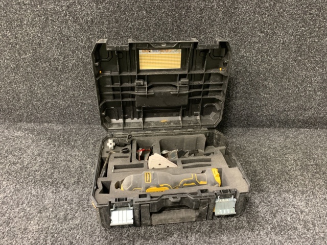 1101476-1 Multitool DeWalt DCS356