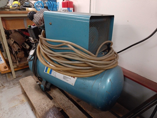 999617-3 Kompressor KGK T-6500-2 Samt Väggmonterad Vinda