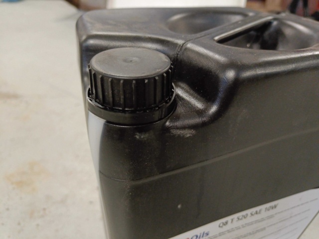 999642-5 Transmission / Hydraulic oil Q8 T 520 SAE 10W 20-Liter