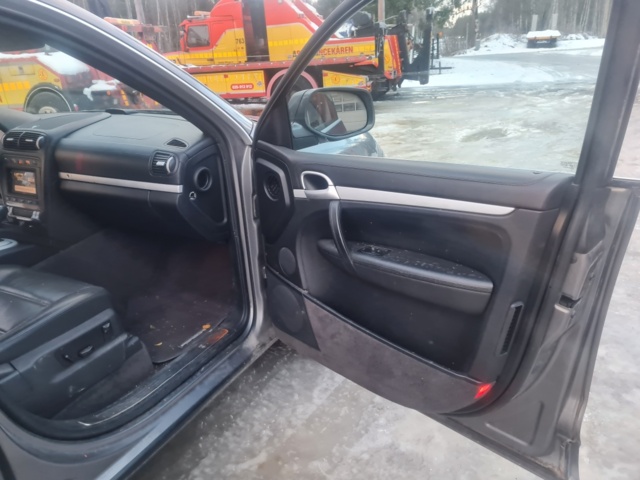 1107873-17 Porsche Cayenne S TipTronic S - 2008