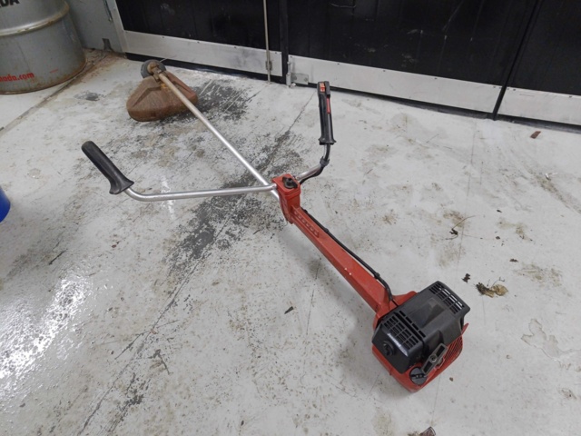 999654-2 Grass trimmer Jonsered GR32