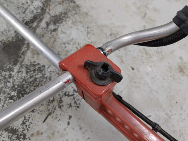 999654-8 Grass trimmer Jonsered GR32