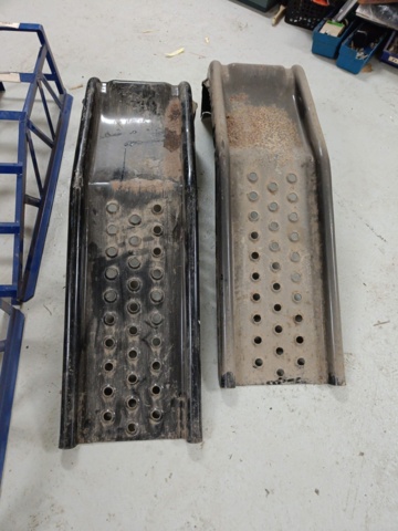 999663-4 Drive-up ramps for passenger cars