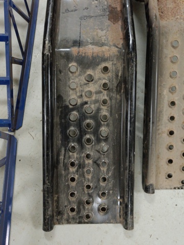 999663-5 Drive-up ramps for passenger cars