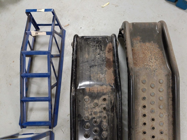 999663-6 Drive-up ramps for passenger cars